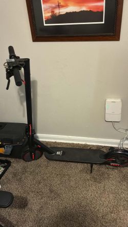 YOYO Electric Scooter Black with Red Accents