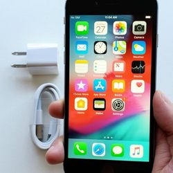 iPhone 6 - UNLOCKED - Like New 
