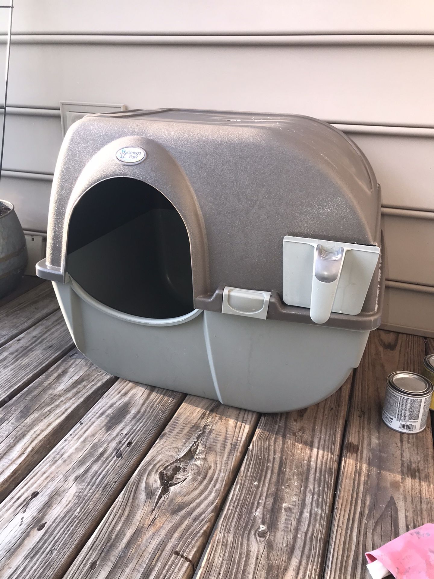 MUST GO: Omega Paw Roll'n Clean Litter Box