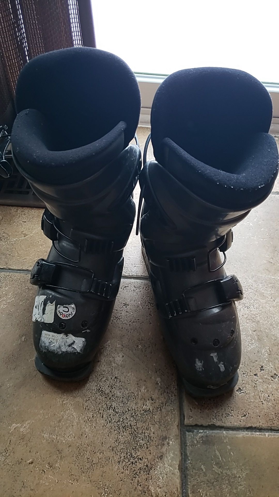 salomon downhill ski boots