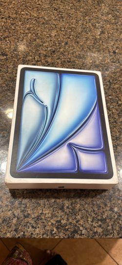 Newest iapd air M4 11 inch 256 gb brand new selead