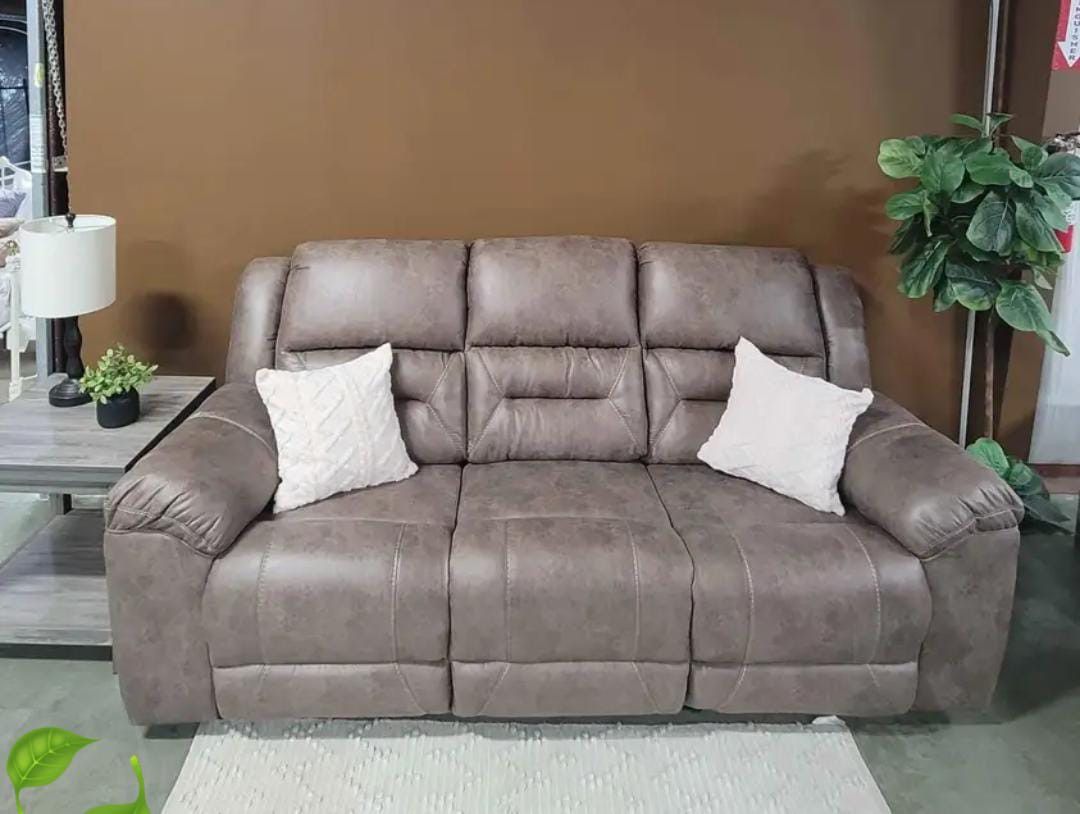 Hazen Double Reclining Sofas Couchs 