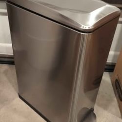 Trash can/ step on padel / 12 gallons/ stainless steel/ Innovaze/ new open box with packing 👍👍