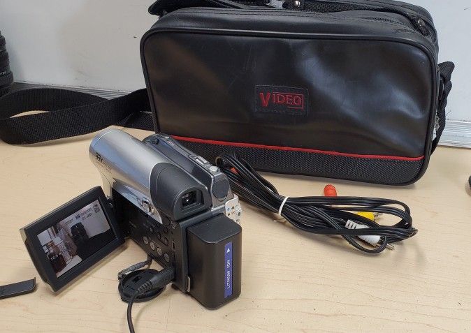 Samsung SC-DC164 DVD Camcorder Video Camera Recorder kit