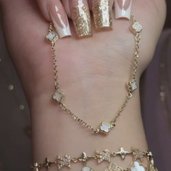 14k Gold Mini Clover Bracelet 