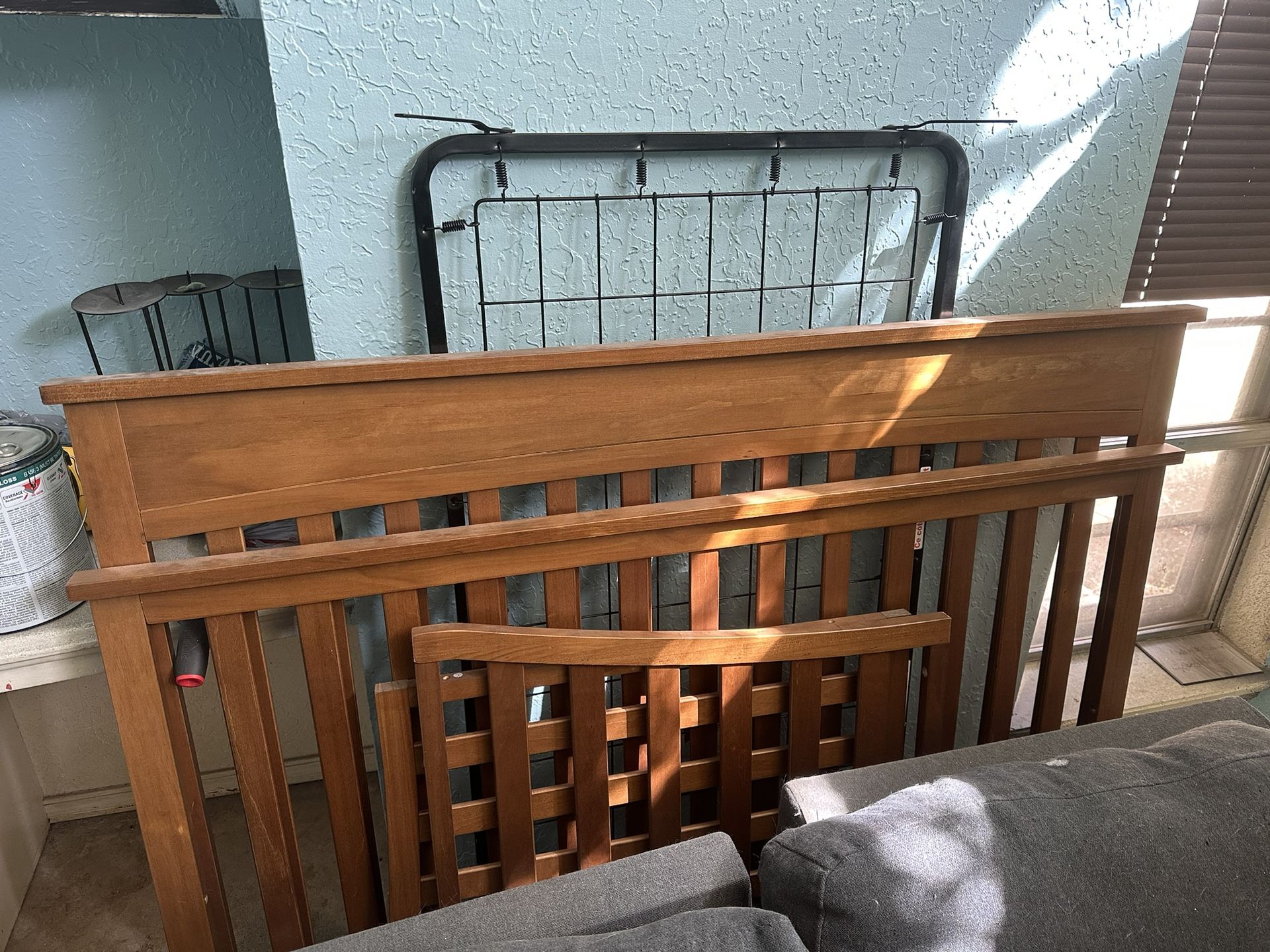 Crib + Serta Crib Mattress 