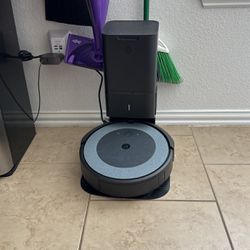 iRobot Roomba I3