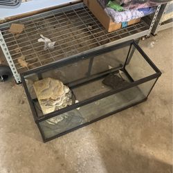 30 Gallon Fish Tank w/ Filter and Dock