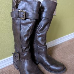 Women Boots Size 8 