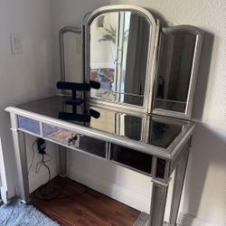 Mirrored Vanity Table with Tri-Fold Mirror
