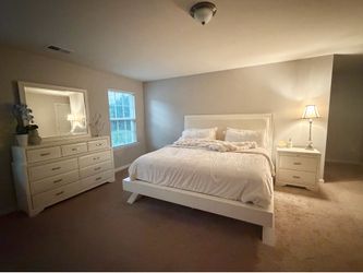 White King Size Bedroom Set (used)