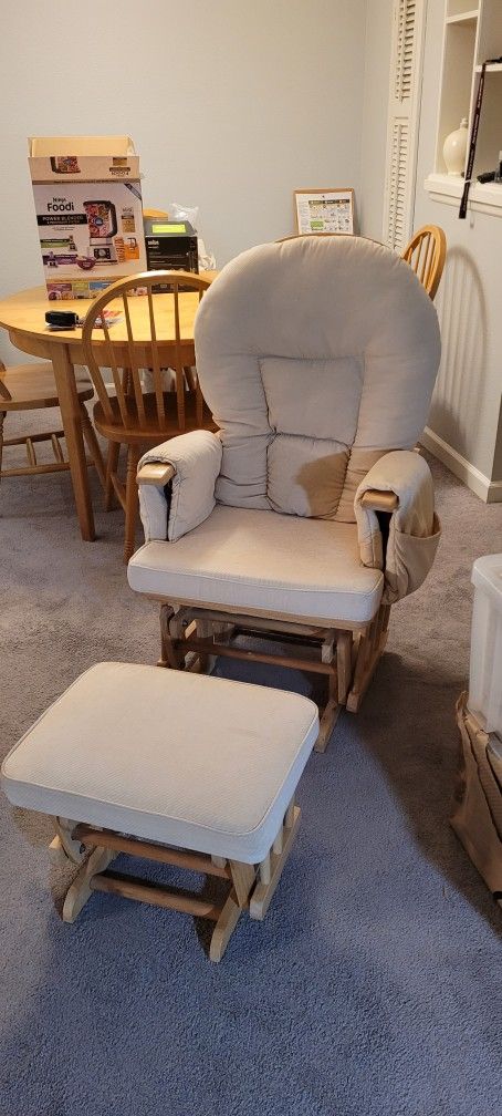 SUPREMO BAMBINO Rocking Maternity Chair