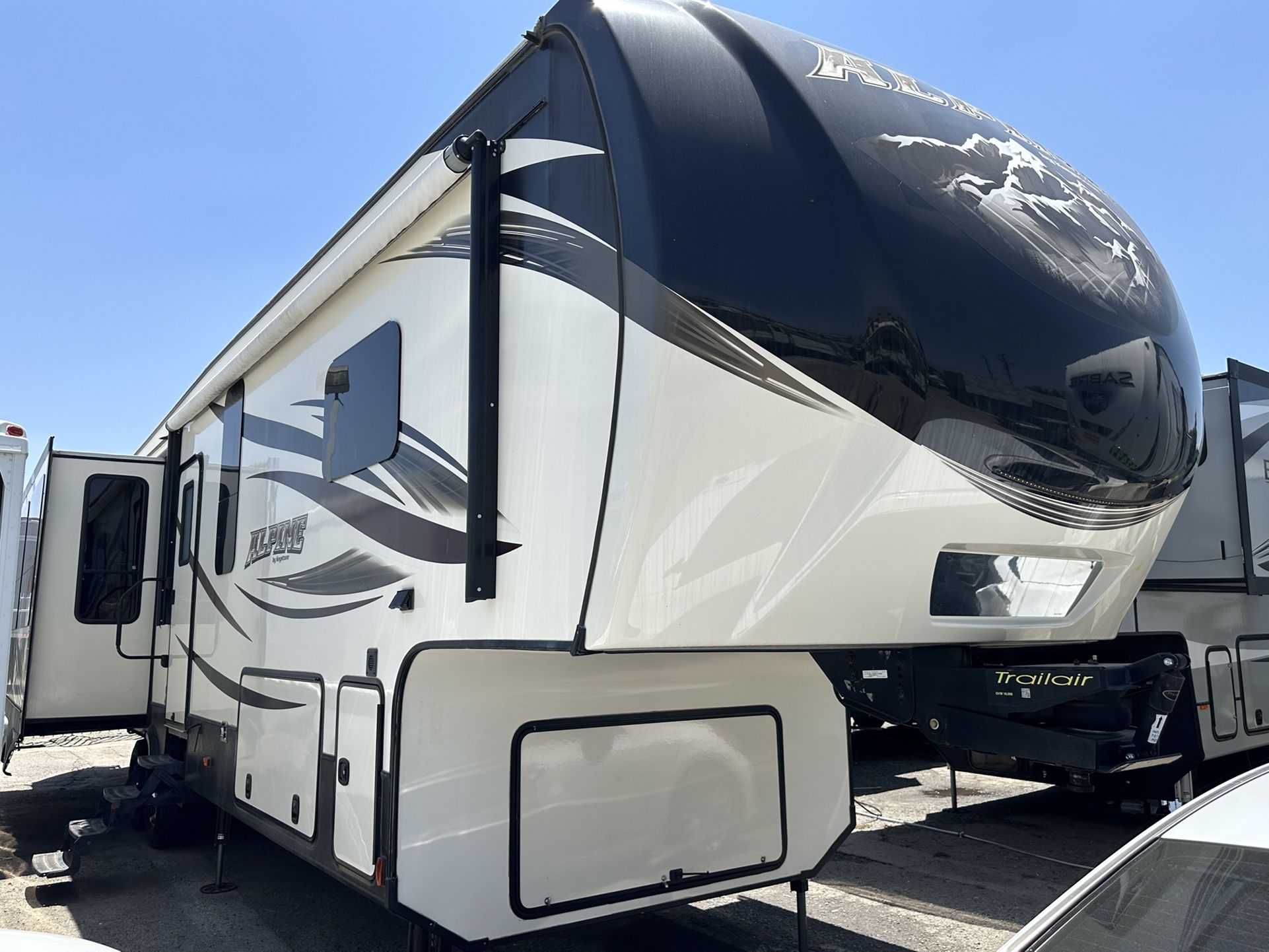 2016 Alpine By Keystone Fifth Whee/ Rv/ Travel Trailer