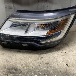 2016 2017 2018 2019 Ford Explorer Left Driver Side Headlight OEM