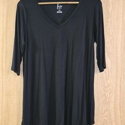 Womens Shirt. Size Medium 