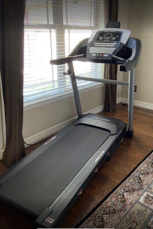 Preform 6.0 Folding Treadmill