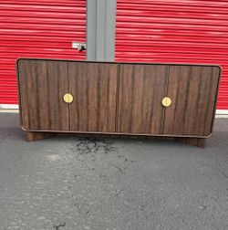 Modern 4 Door With Gold Pulls 