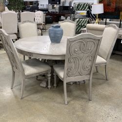 Round Table 5 Side Chairs 