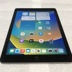 Apple iPad 5th Gen - 128GB - 9.7” screen - WiFi - Condition 10/10 - Cash or Trades
