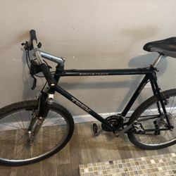 Trek 930 Single track Mountain Bike Steel Rock Shox Mag21