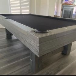 Pool Table ( Free Delivery & Set Up ) 