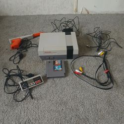 Nintendo NES Game System 