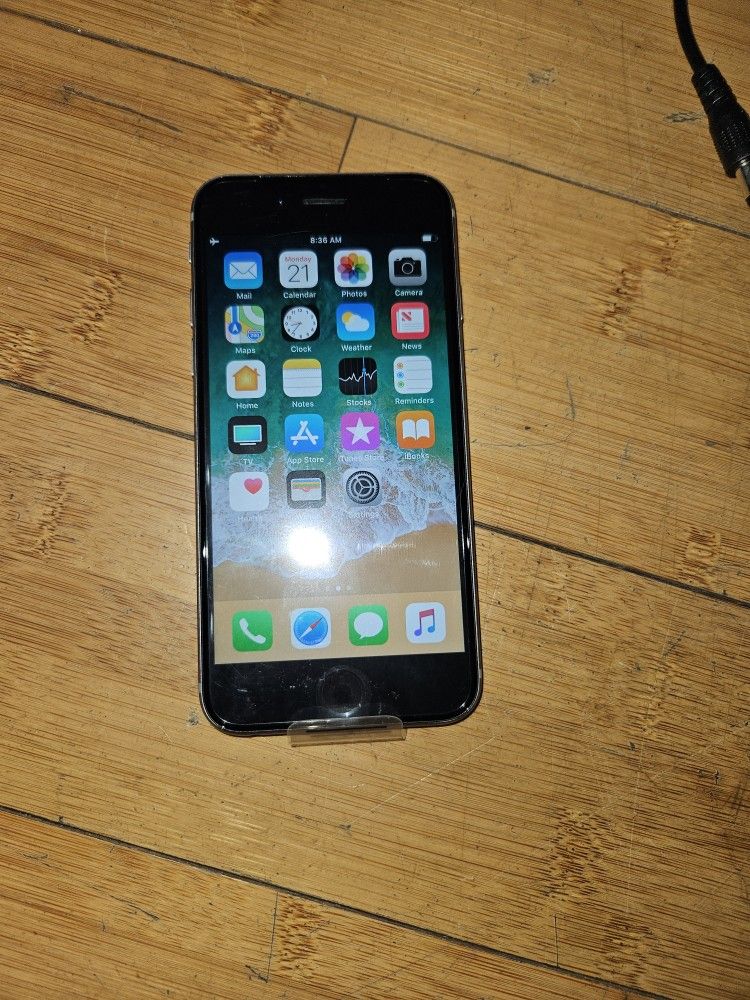 iPhone 6S BRAND NEW - Unlocked - 32GB - Space Grey
