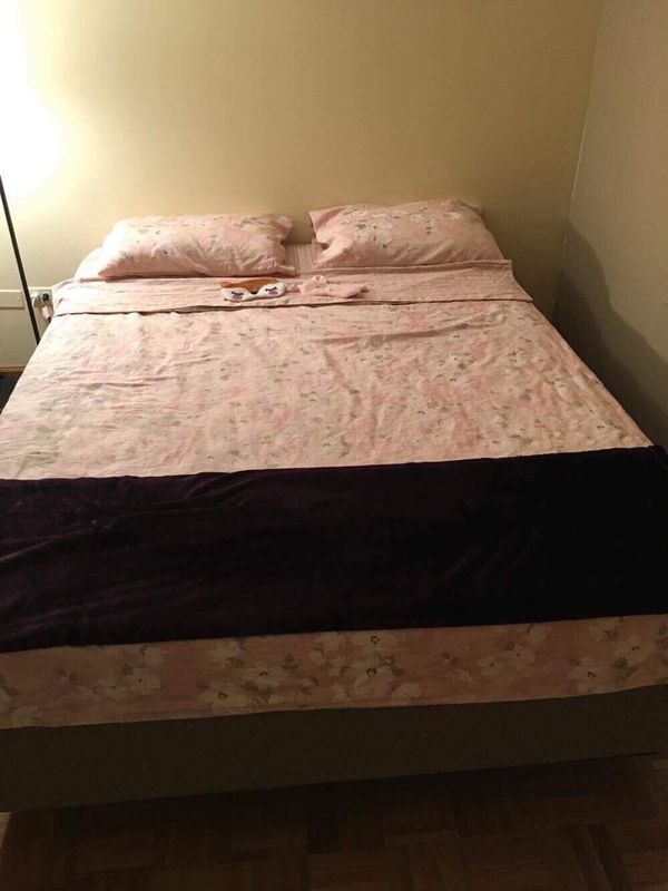 Queen Bed 150 Twin 80 Table With 4 Chairs 90 For In Queen Bed 150 Twin 80 Table With 4 Chairs 90 Chicago