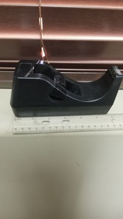 Tape dispenser