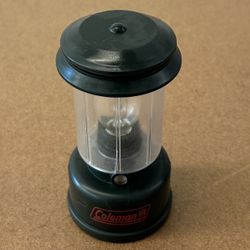 Vintage COLEMAN “Lantern”Plug In Night Light(pre-owned)