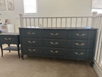 Vintage dresser + 2 night stands