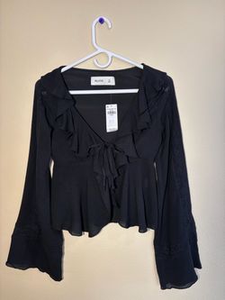 Hollister Black Ruffle Long Sleeve Women’s Top XS