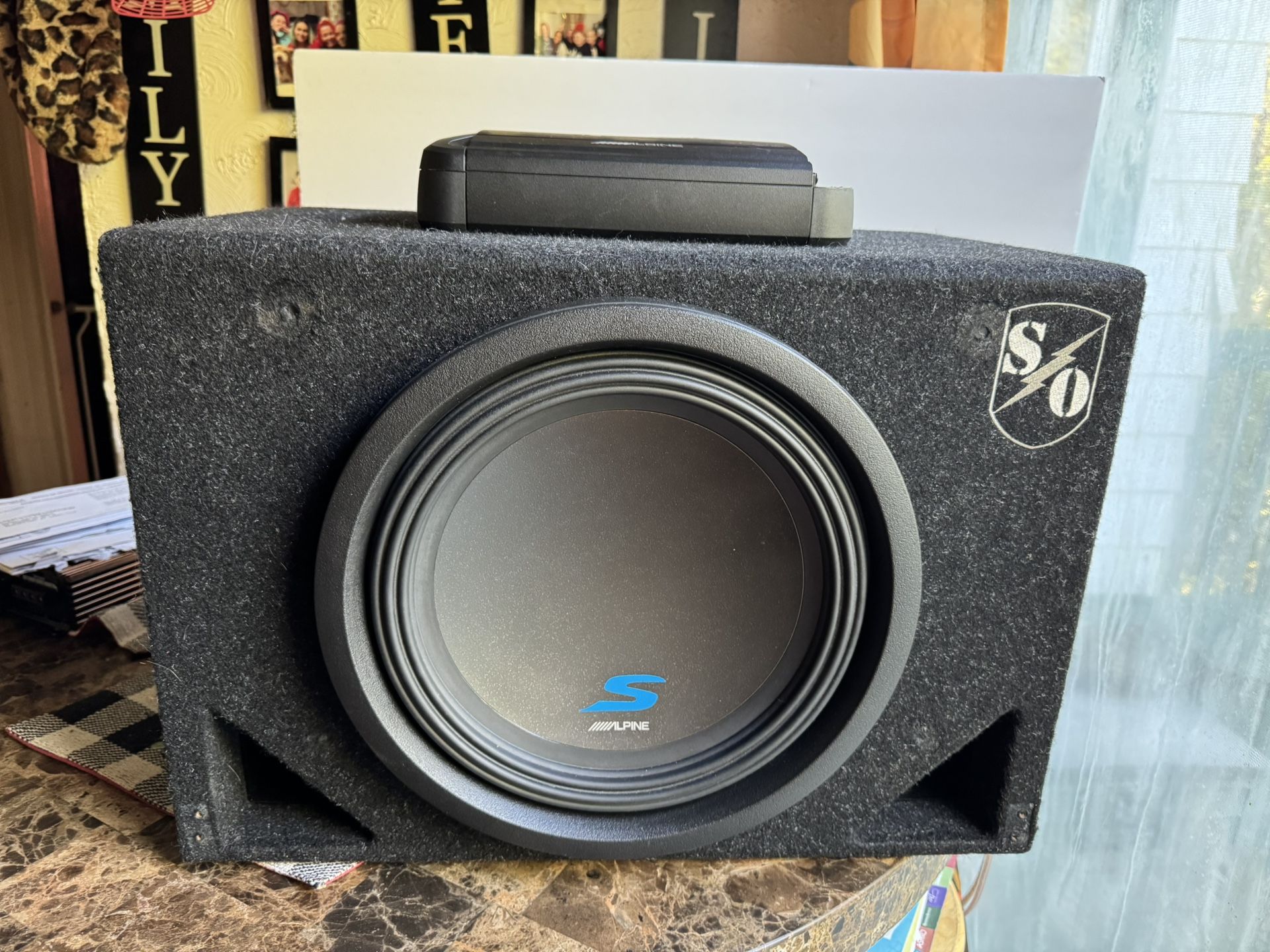 12"Alpine Type S in sound ordinace Ported box and matching alpine 500w amp