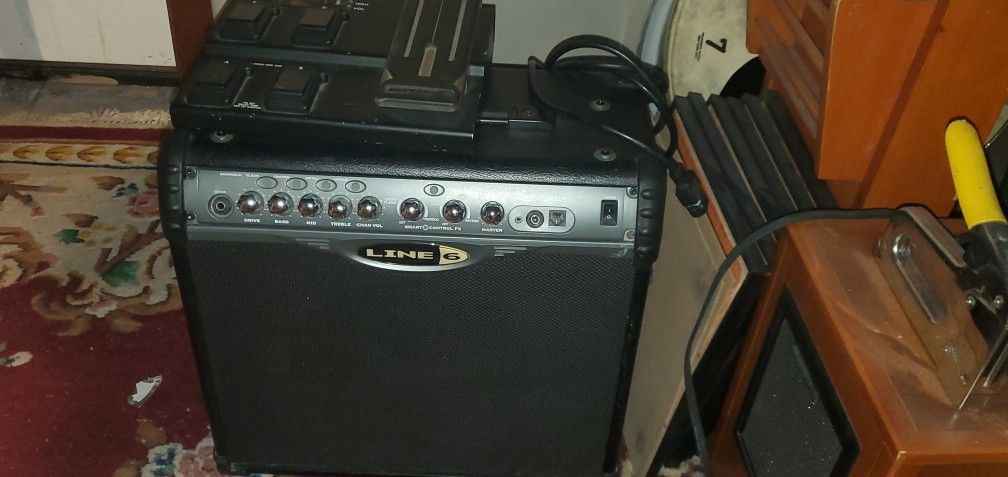 Line 6 Amp With FB4 foot Pedal And Cable