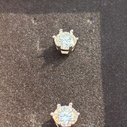 VVS Moissanite Stud Earrings 1 carat – 925 Sterling Silver – GRA Certified – Never Worn