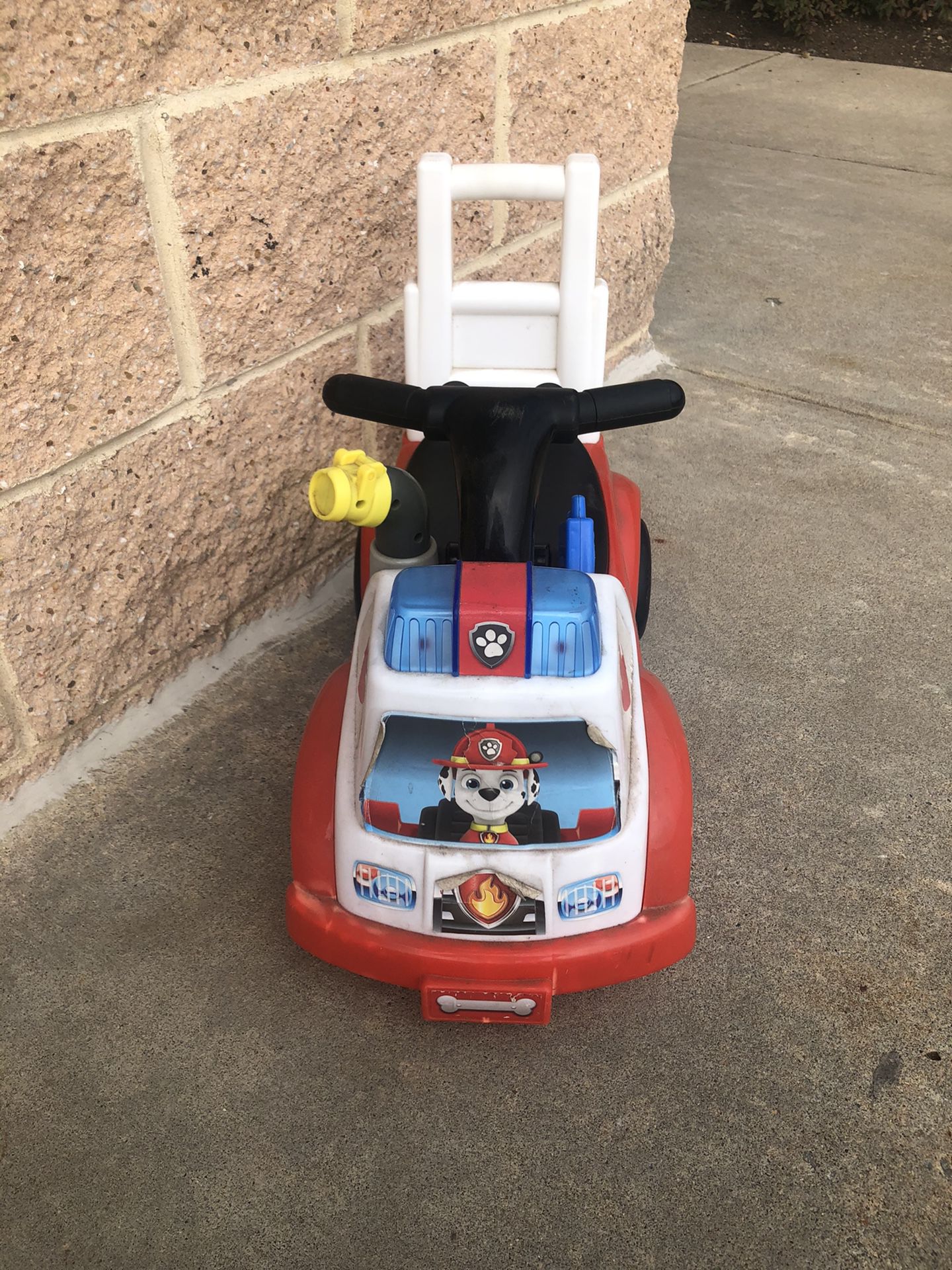 Paw patrol ride on toy with storage