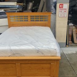 Queen Bed Open Box As Is With Boxpring And Mattress Memory Foam 450