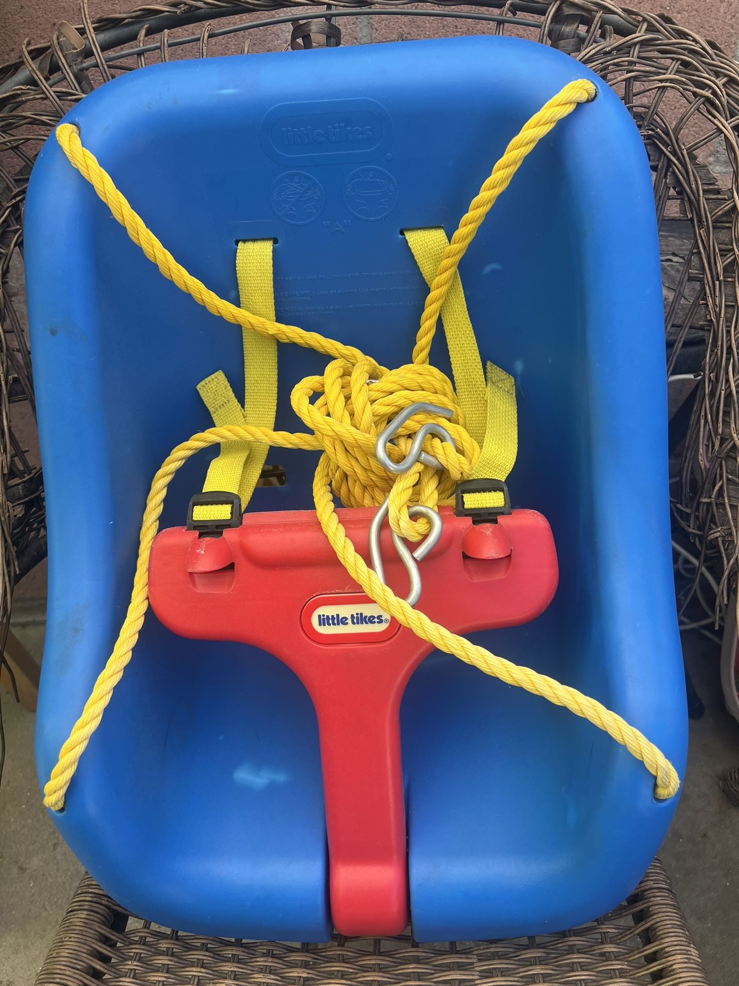 Little Tikes Baby Swing, Excellent. Azusa 