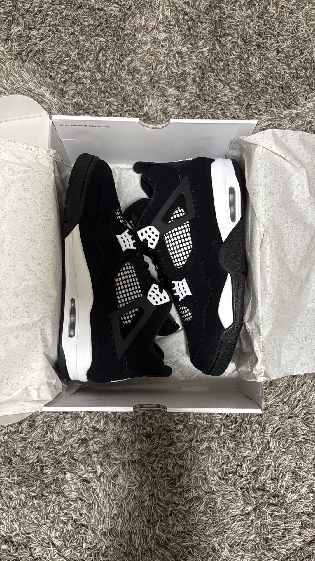 DS Jordan 4 White Thunder Size 12