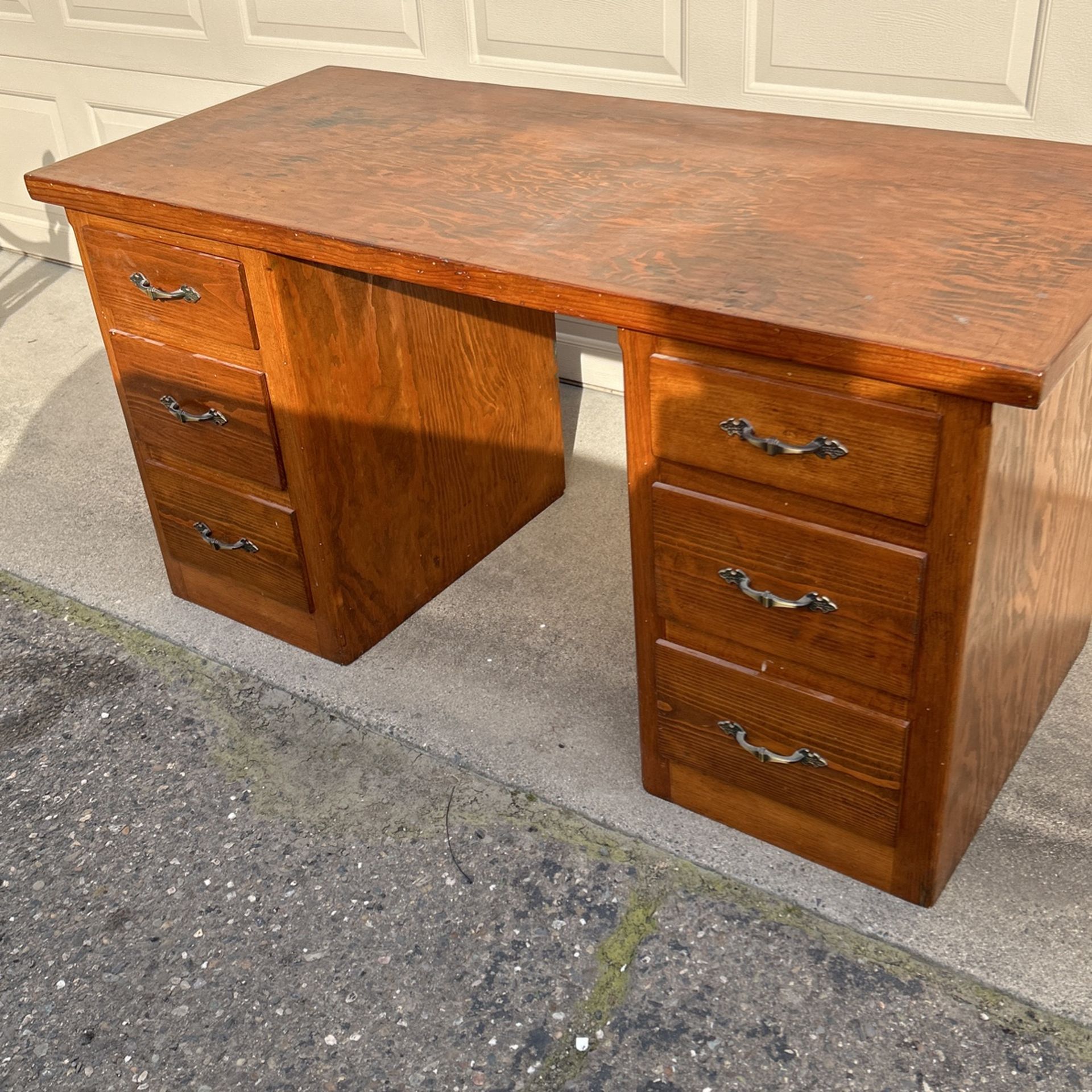 Antique Desk With Drawers 