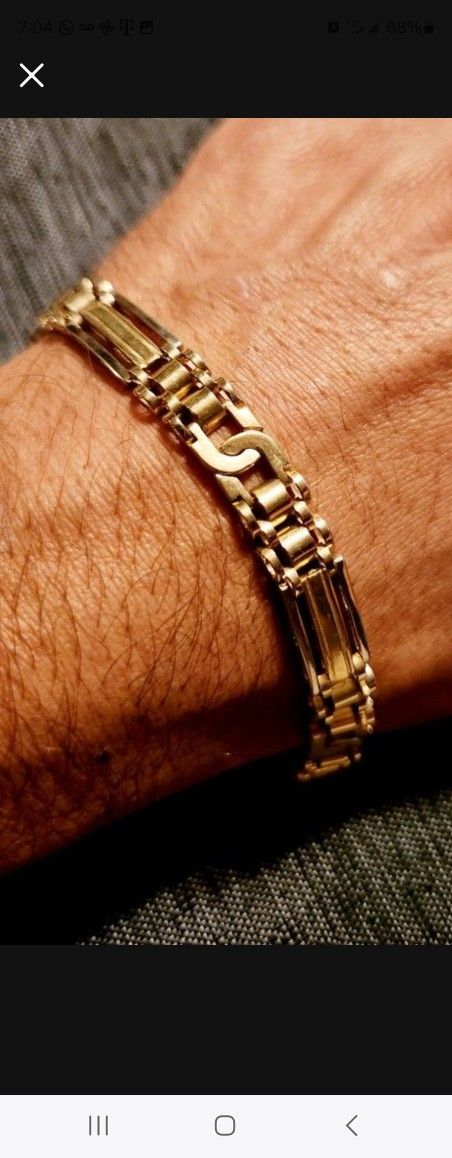 Mens Beautiful 14kt Gold Bracelet