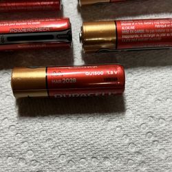 New AA Batteries Duracell Quantum 