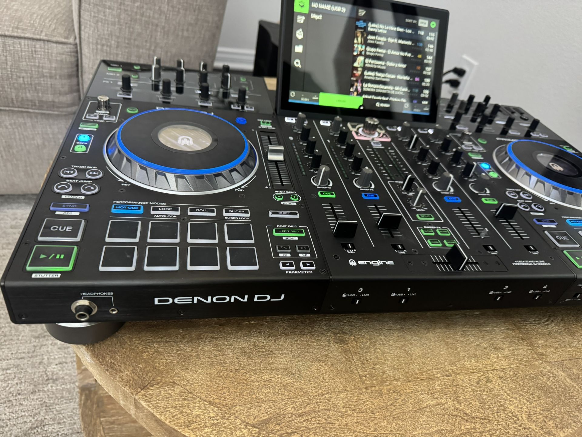 DENON DJ PRIME 4