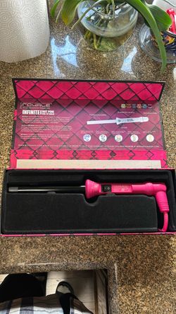 BRAND NEW ROYALE PRO CURLING IRON
