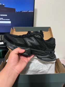 new balance 9060 Triple black