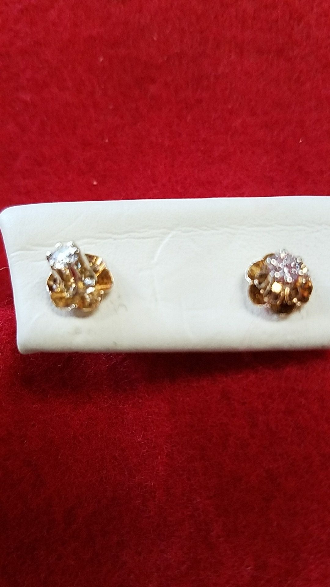 DIAMONDS AND GOLD EARRINGS