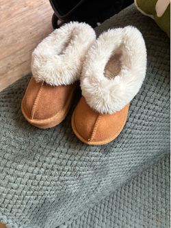 slippers Size 5/6