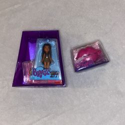 Miniature Bratz Dolls And Purse 