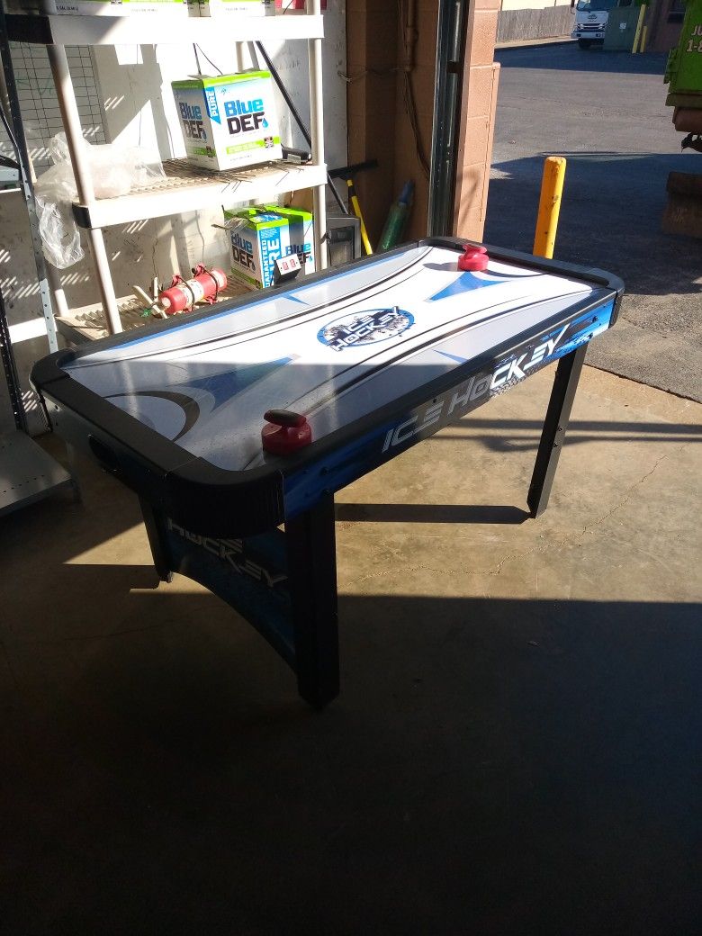 Air Hockey Table