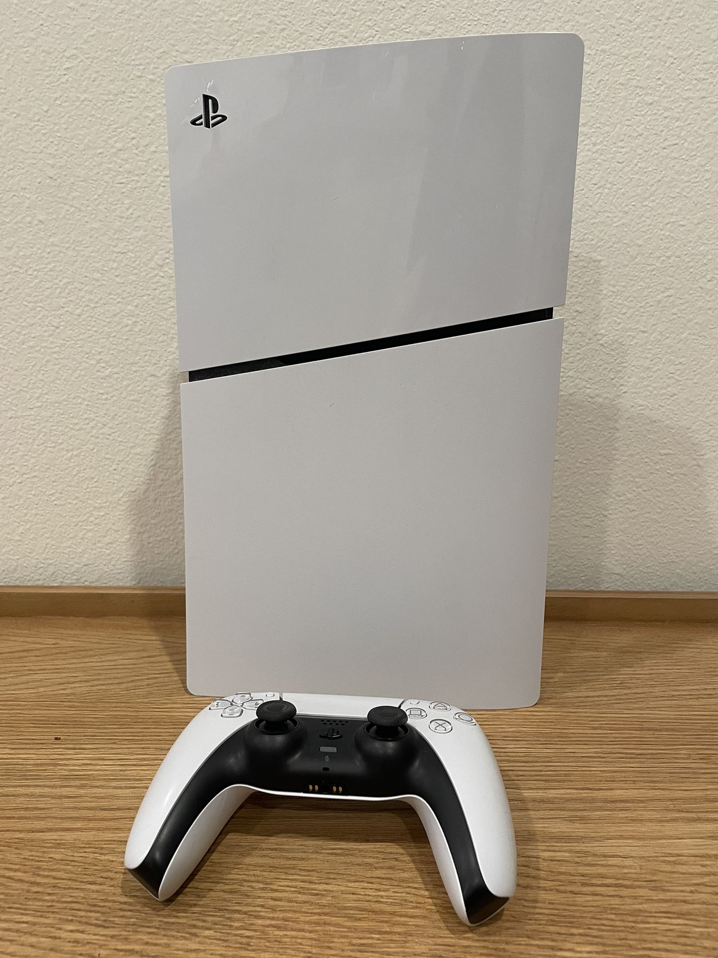 PlayStation 5 Disc Edition With A Controller + Box